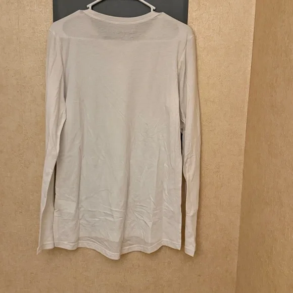 BNWT White Reebok long sleeve shirt - Picture 2 of 4